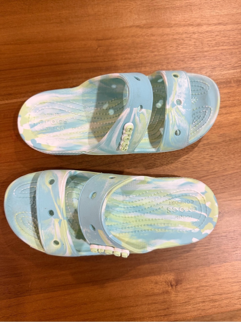 CROCS Women’s Blue & Green Tie-Dye Slide Sandals